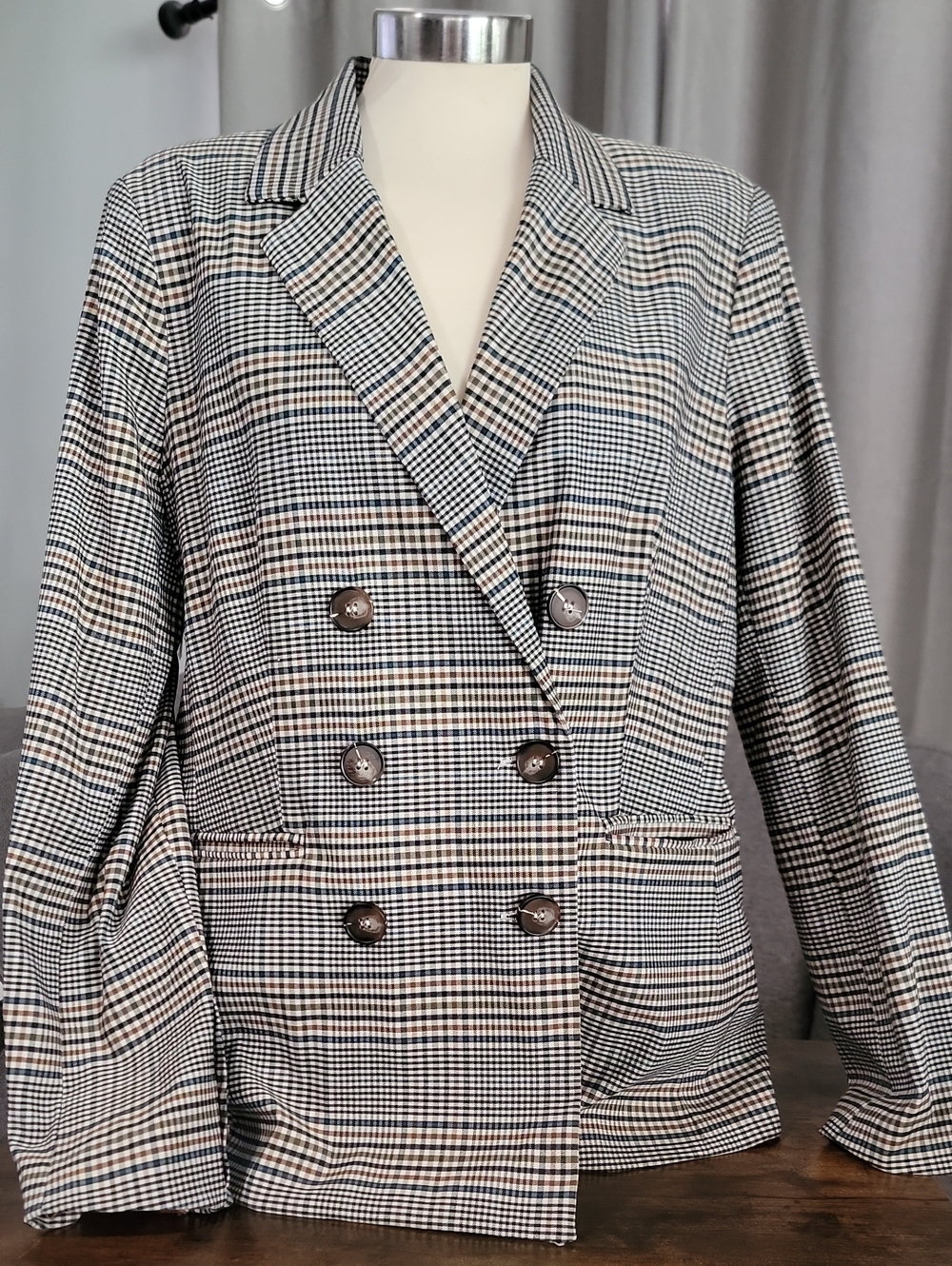 DR2 Double-Breasted Plaid Blazer in Black and Cream
